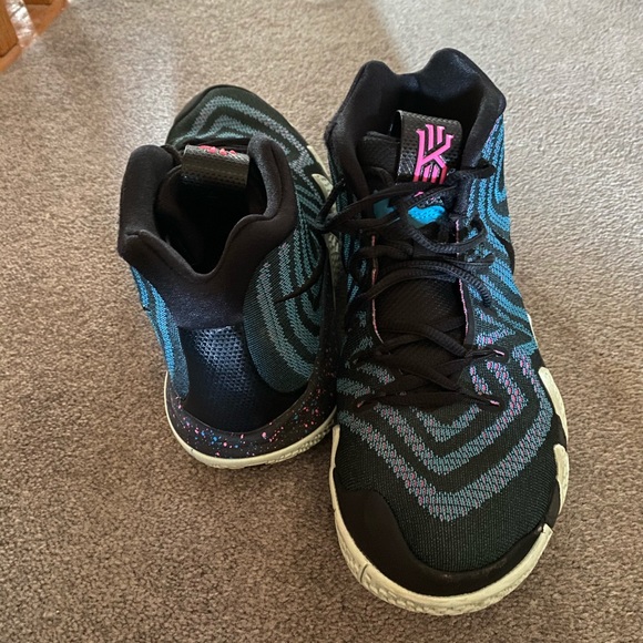 Nike Kyrie 4s 80s edition from the decade pack - Picture 4 of 6